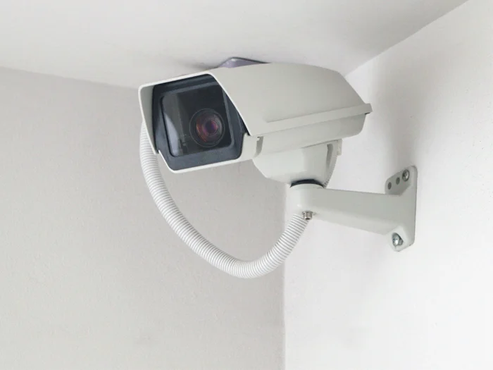 Thiết bị camera quan sát vì sao dễ bị xâm nhập? Làm sao để phòng tránh?